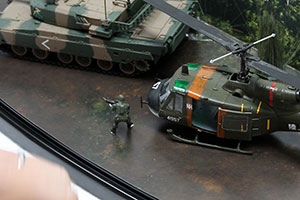 �f�B�X�v���C�W�����f���E�����̌Œ���@�̏Љ�摜